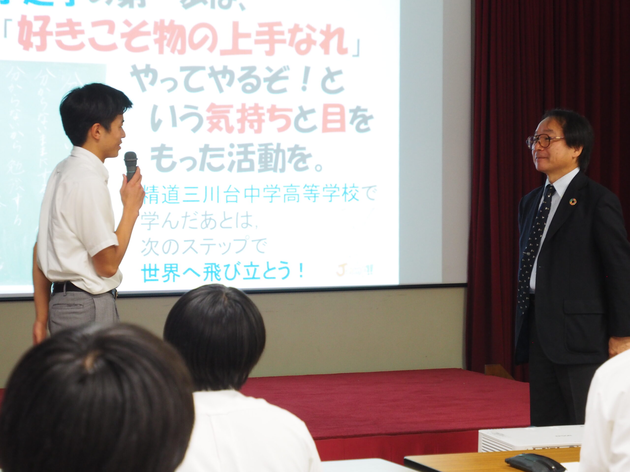 広島大学 西堀先生に来ていただき進路講演会を行いました。